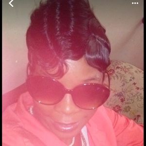 Meet your Posher, Leslie